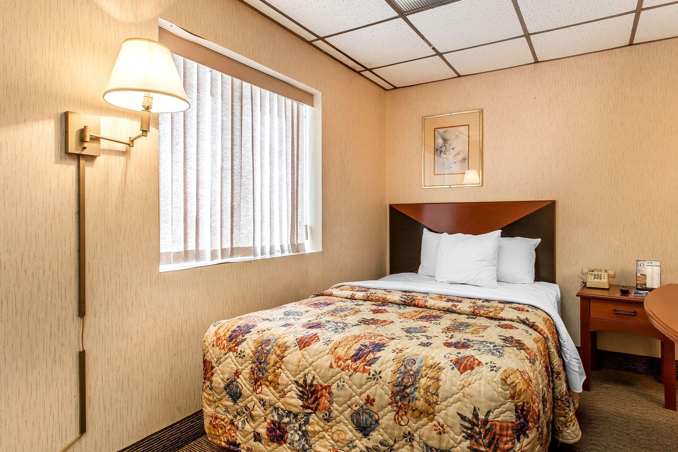 Rodeway Inn North Sandusky Exterior foto